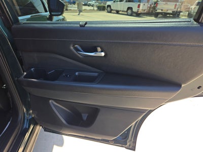 2024 Nissan Pathfinder SL