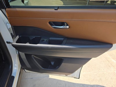 2023 Nissan Pathfinder Platinum