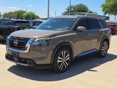 2024 Nissan Pathfinder Platinum