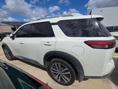 2022 Nissan Pathfinder Platinum