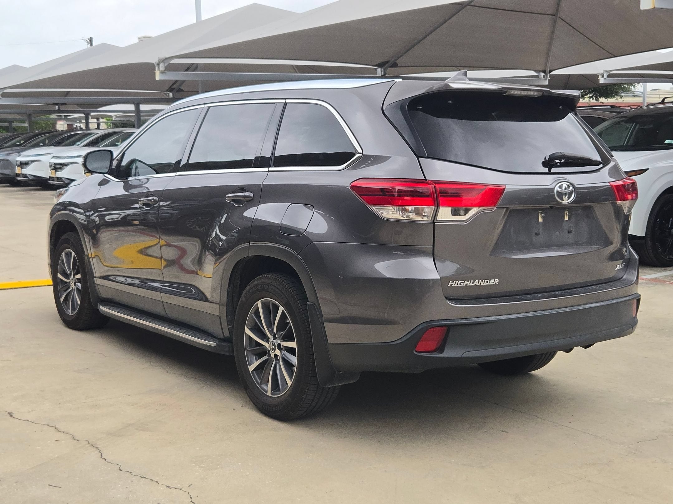 2019 Toyota Highlander XLE FWD