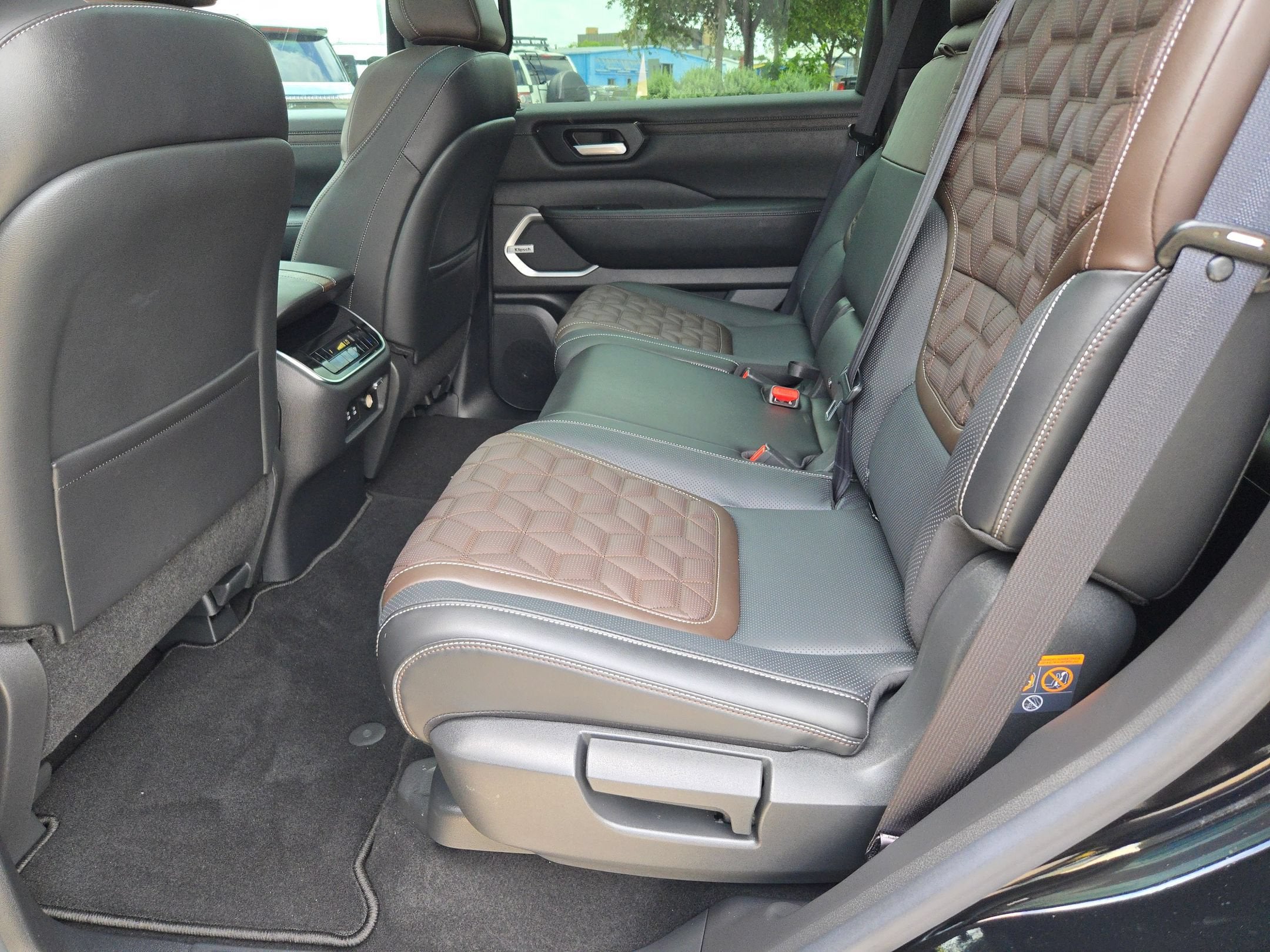 2025 Nissan Armada Platinum