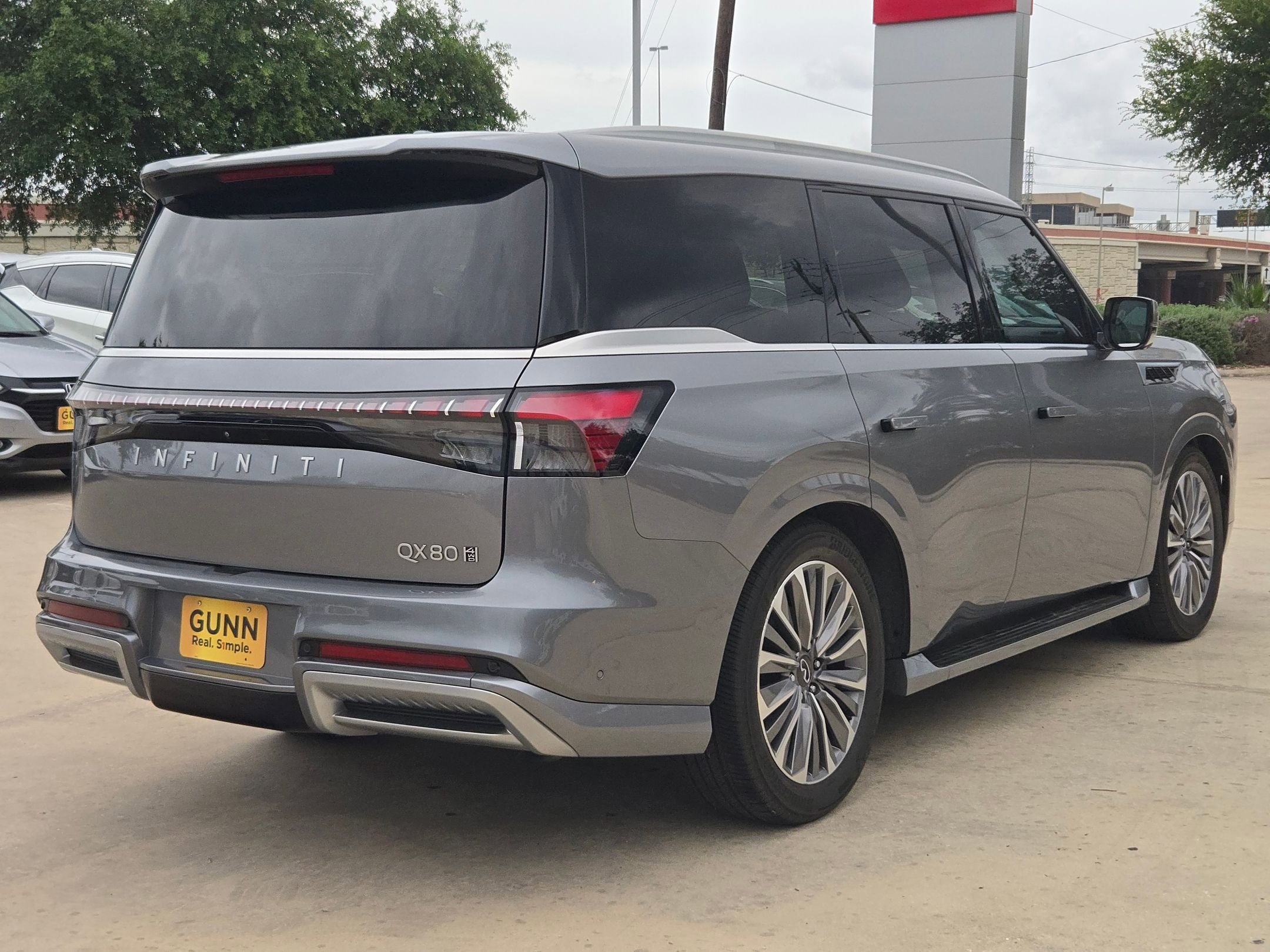 2025 INFINITI QX80 SENSORY