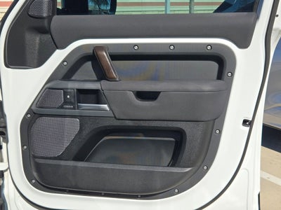 2022 Land Rover Defender X-Dynamic SE