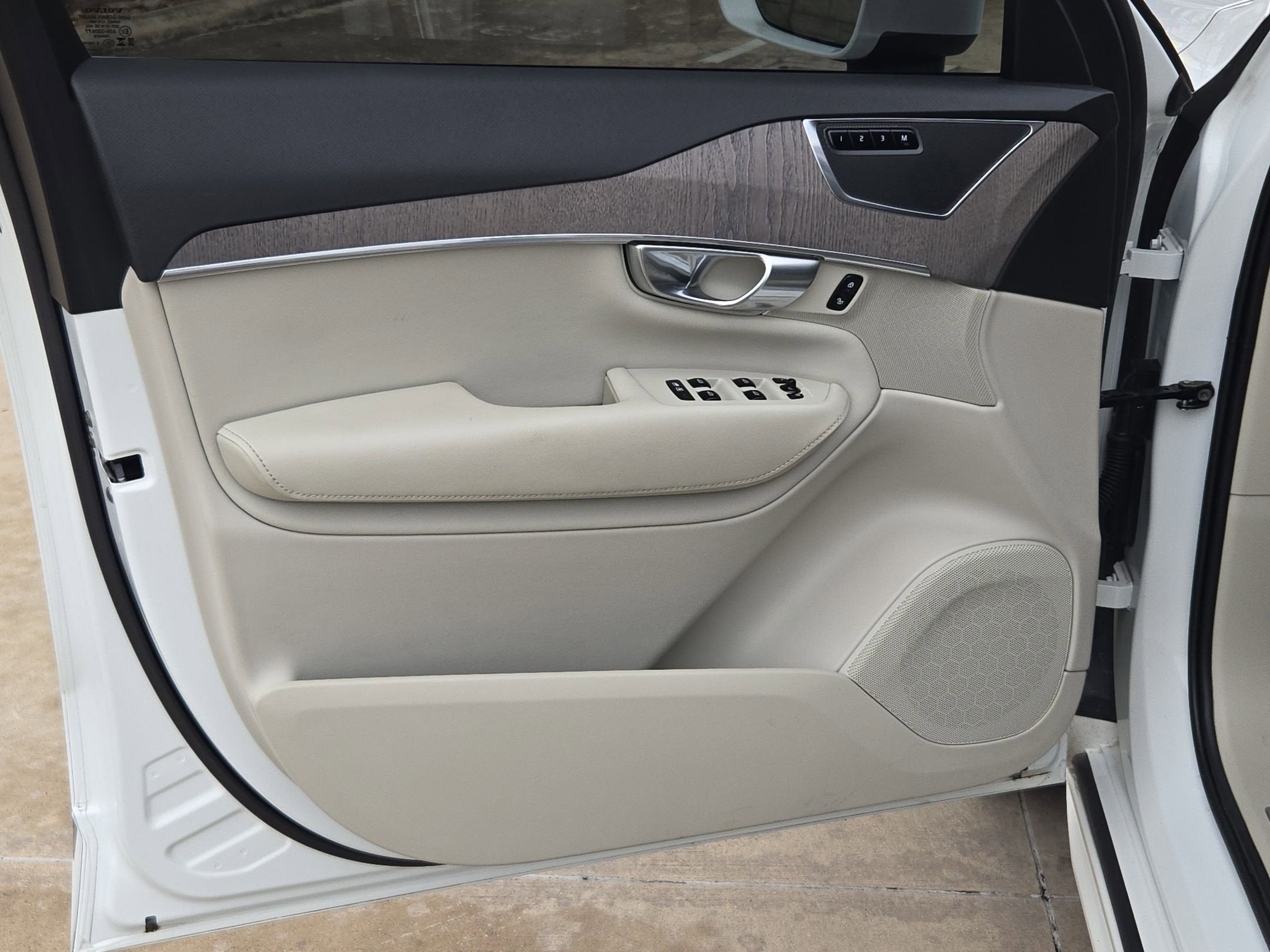 2023 Volvo XC90 Plus